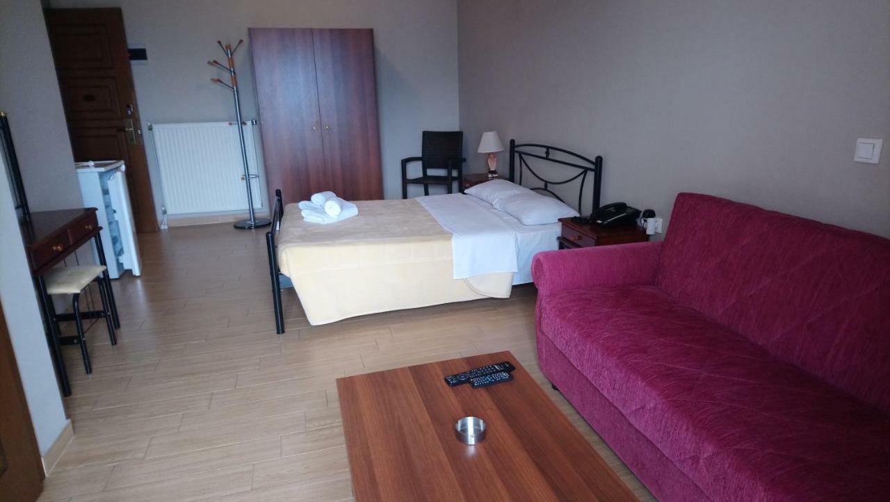 Alpina Suites Костур Екстериор снимка