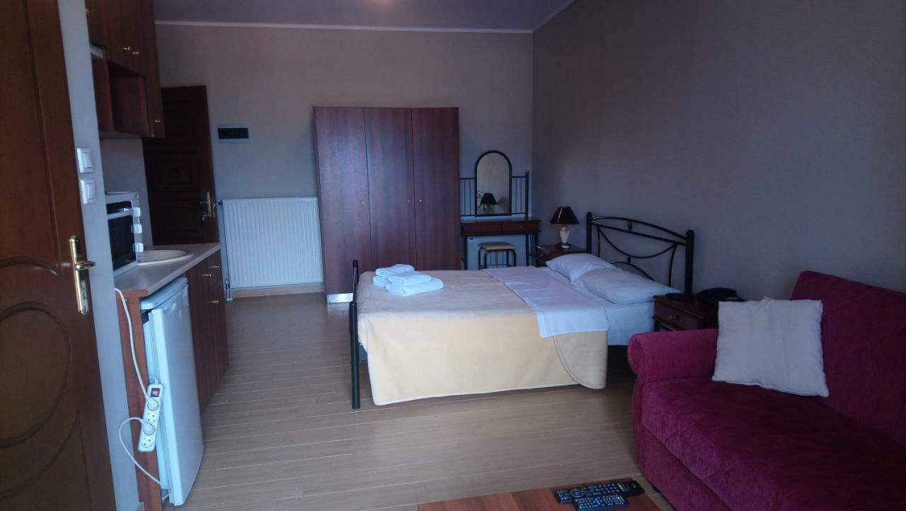 Alpina Suites Костур Екстериор снимка